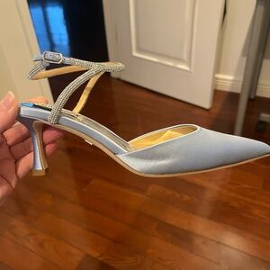 Badgley Mischka women’s autumn Satin Kitten Heel in Light Blue 7.5 NIB